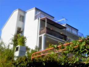 Отель Apartment Kastel Stari 13578a  Каштел Камбеловац